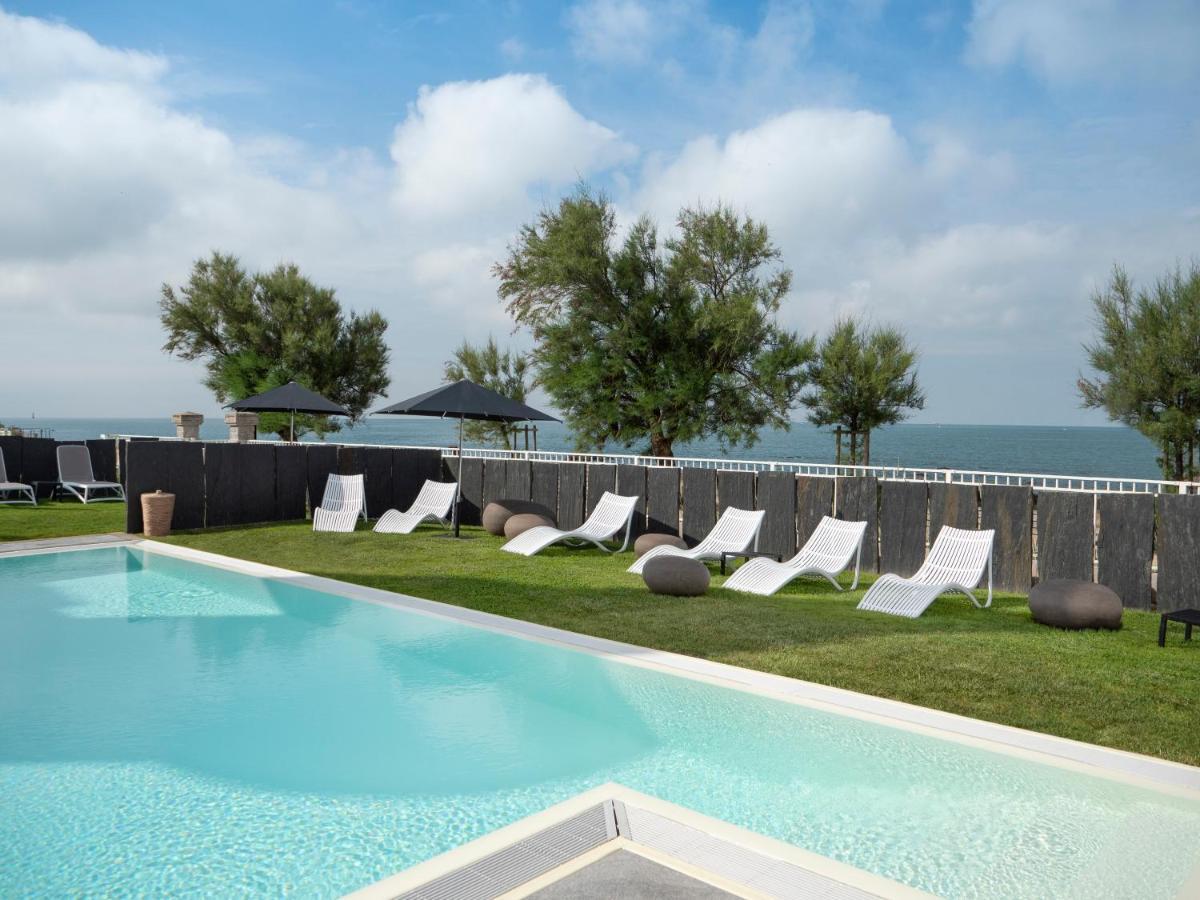 Hotel Chateau Des Tourelles - Relais Thalasso & Spa Pornichet Exterior foto